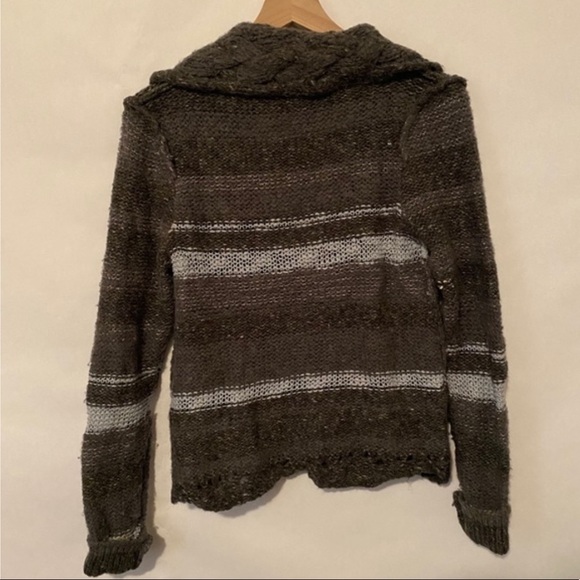 Women's Black and Gray Sweater - Picture 4 of 5